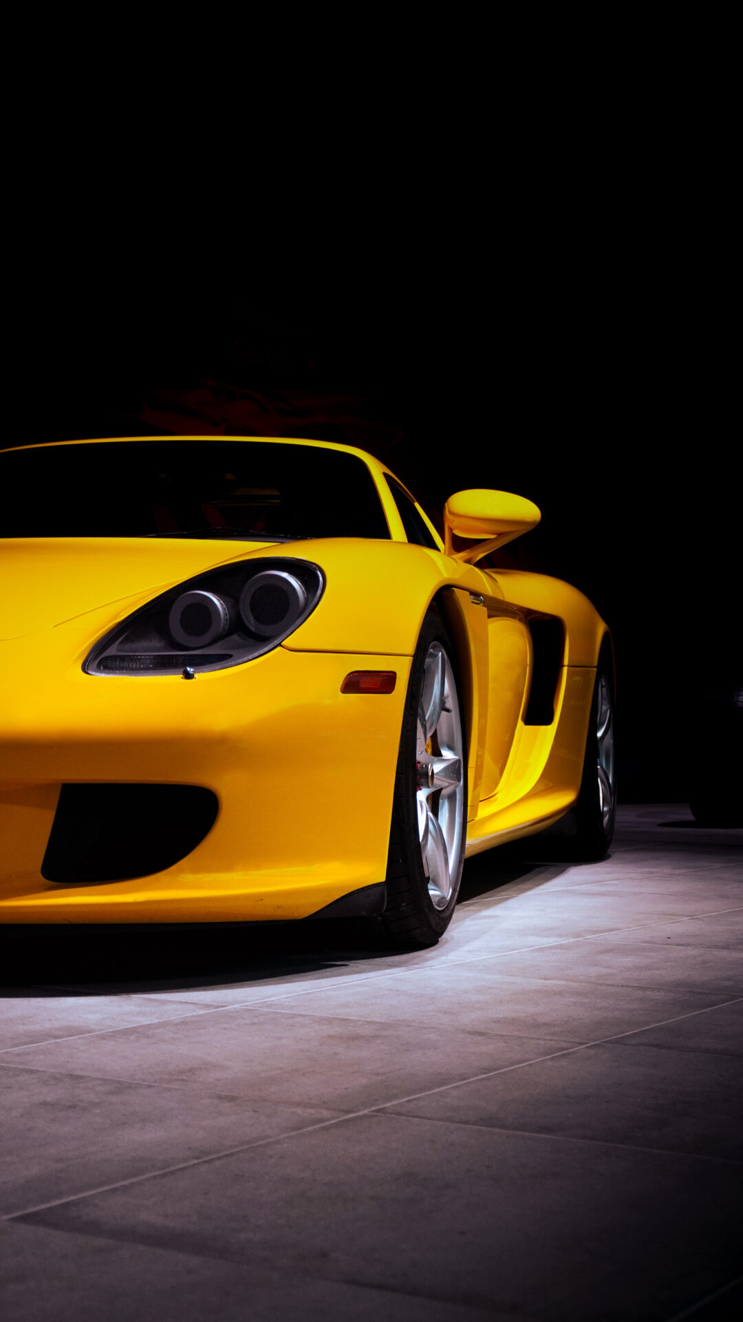 Gelber Porsche Carrera GT